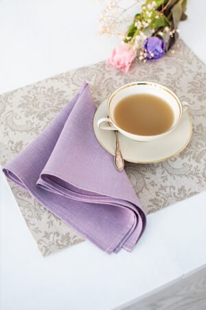 Elevate your everyday dining with the soft, muted tones of Provence. These napkins are crafted from 100% premium linen in a serene lavender hue. Featuring a crisp, simple hemmed edge, they offer a minimalist aesthetic that lets the natural, rich texture of the stone-washed linen take center stage. Durable, absorbent, and effortlessly chic.