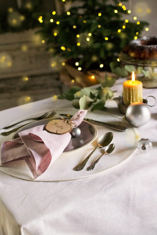 Round linen placemats made from two layer of linen and can be used from the both sides. These place mats great to protect Your table from heat.