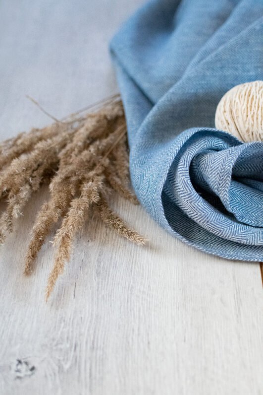 Alternative view of Blue linen towels, bath herringbone towel