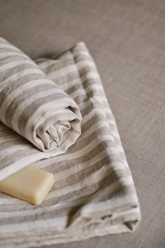 Striped linen bath towels neutral tones. Prewashed towels dries quicly and friendly to Your skin.