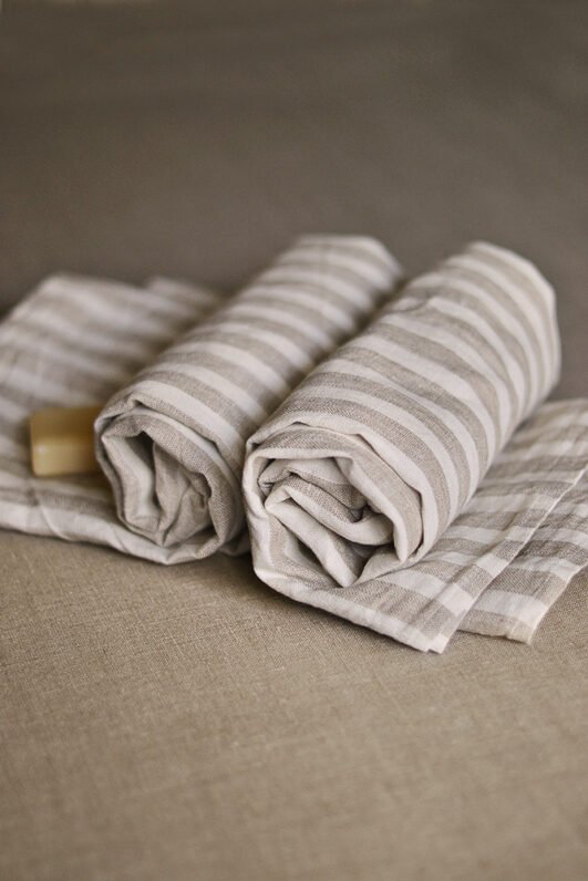 Striped linen bath towels neutral tones. Prewashed towels dries quicly and friendly to Your skin.